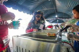 BIB: 
                            <button type="button" onclick="openModal(28159557)" class="btn btn-primary btn-sm float-right btn-popup" data-toggle="modal" data-target=".modal-high-quality">
                        <i class="fas fa-shopping-cart"></i> Add to Cart
                    </button>
                                            <button type="button" onclick="isThisMe(28159557, true)" class="btn btn-success btn-sm float-right btn-popup btn-isme hidden" data-toggle="tooltip" data-placement="bottom" title="นี่คือรูปของคุณใช่ไหม คลิกที่นี่เพื่อเอาเข้าอัลบั้ม">
                        <i class="fas fa-plus"></i> Add to album
                    </button>
                    <button type="button" onclick="isThisMe(28159557, false)" class="btn btn-warning btn-sm float-right btn-popup btn-isnotme hidden">
                        <i class="fas fa-ban"></i> Remove from album
                    </button>